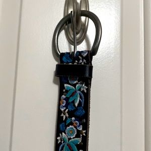 Medium Lucky Brand belt brown with embroidery